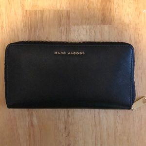 ✨ SALE ✨Marc Jacobs wallet